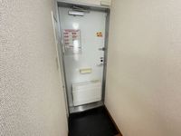 レオパレス岡 玄関