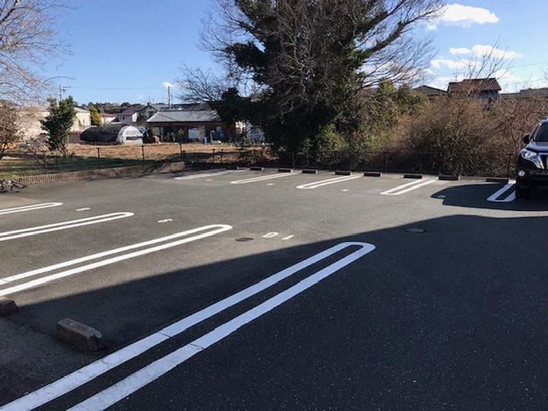 レオパレスカーペンター 駐車場