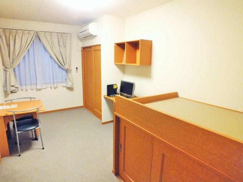 レオパレス梅花 居間