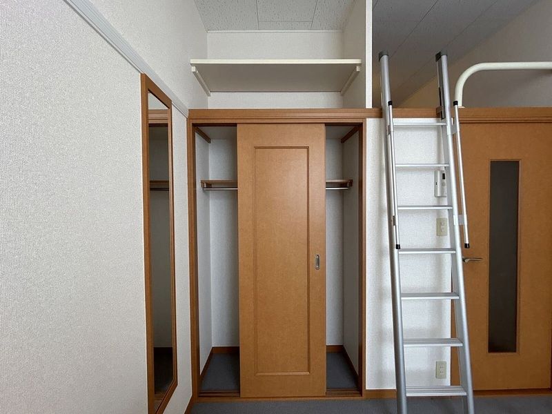 レオパレスパレスフィオーレⅢ 収納