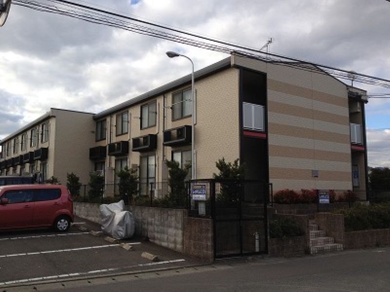 レオパレスレイ 外観