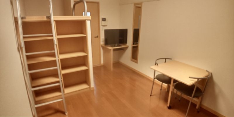レオパレスＭａｕｎａ 居間