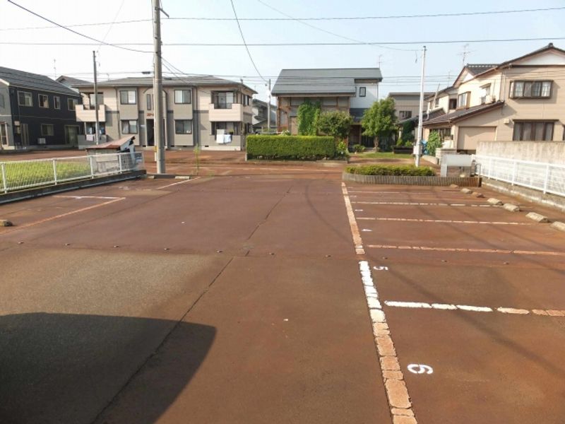 レオパレスＯ’ｓ 駐車場