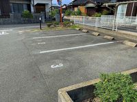 レオパレスメルベーユ 駐車場