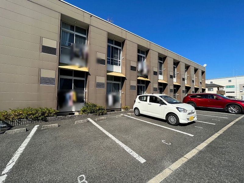 レオパレスセントラルＫＥＮＪＩ 駐車場