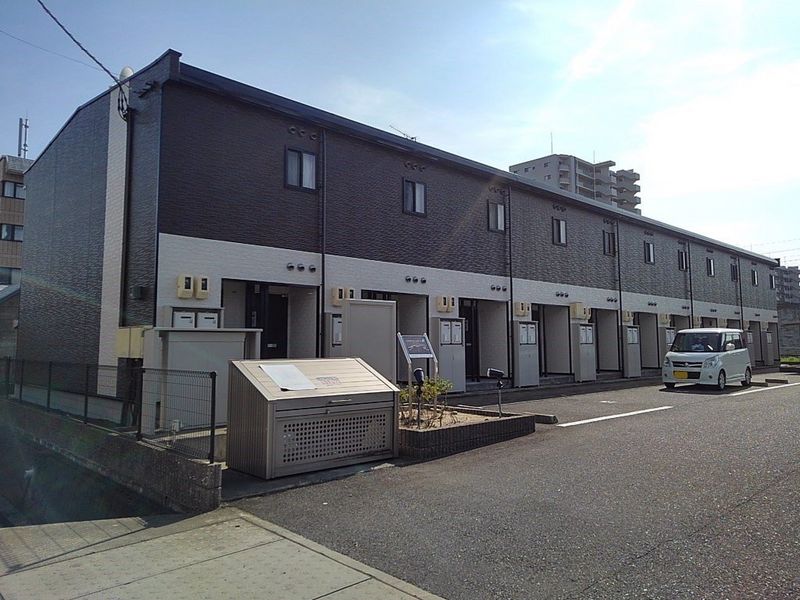 レオパレスサルウェイ三条 外観