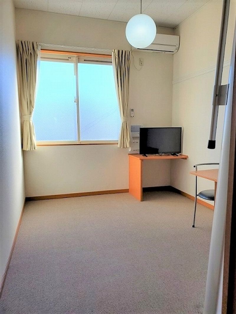 レオパレスメディオ 居間