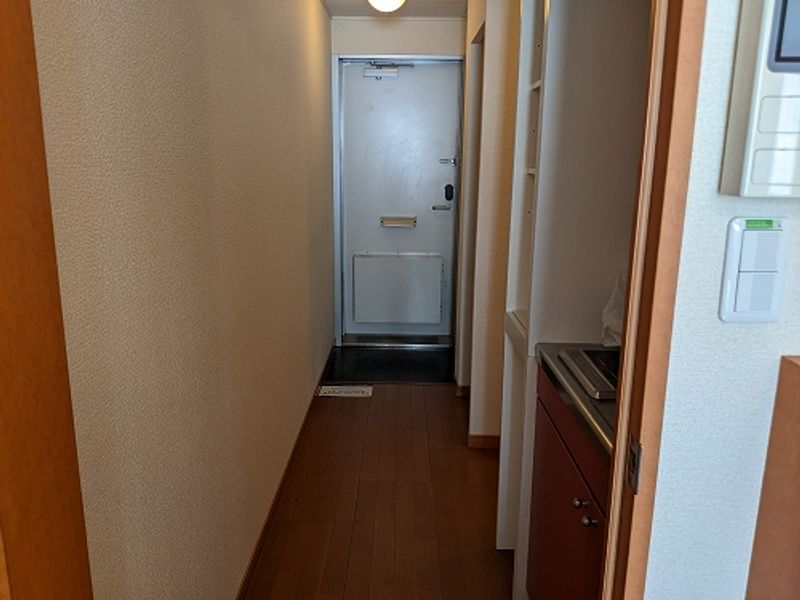 レオパレスラフォーレＢ 玄関