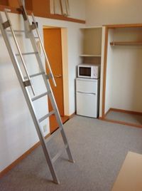レオパレスリトルマウンティンⅢ 居間