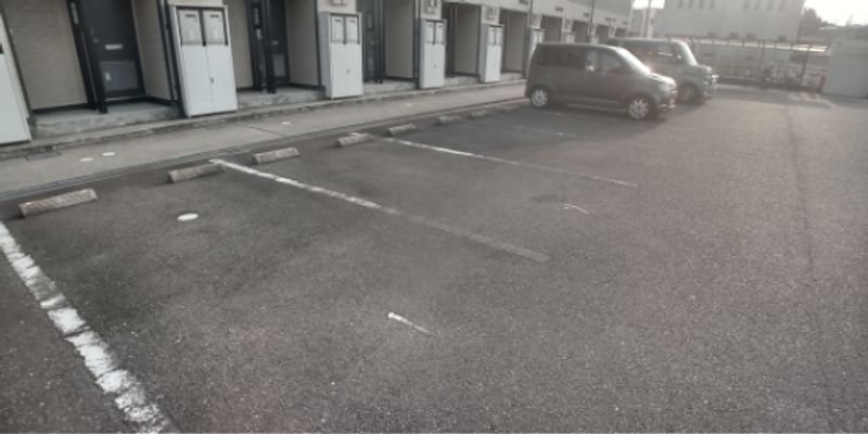 レオパレスソルダム０６ 駐車場