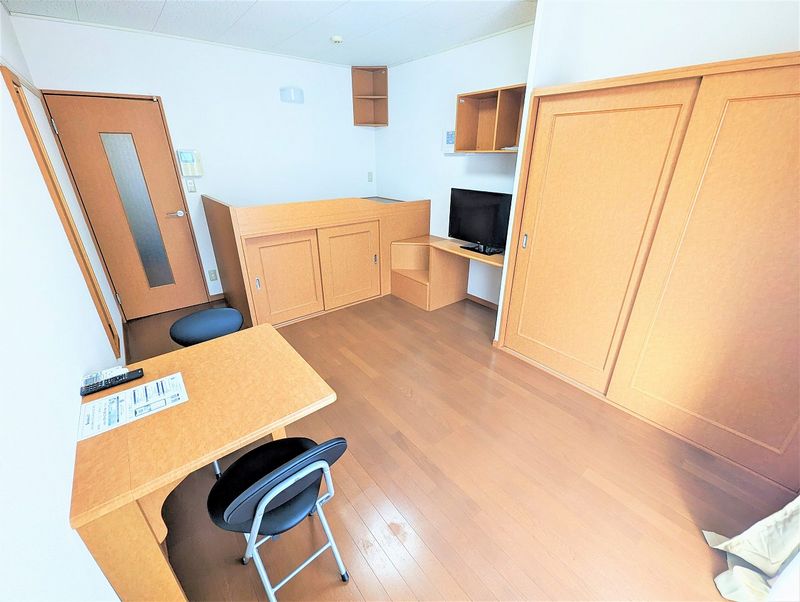 レオパレス若葉 居間