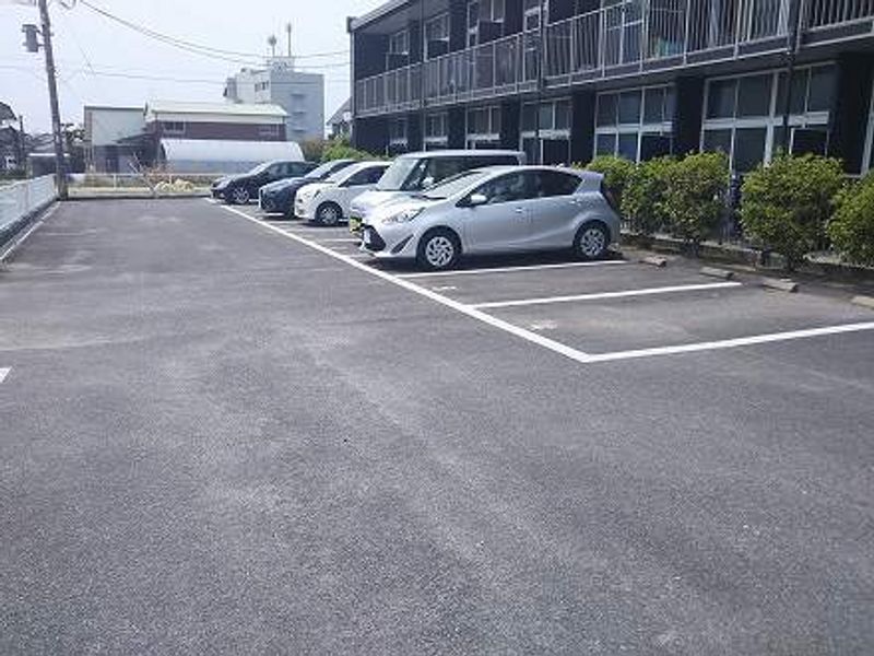 レオパレス本庄 駐車場