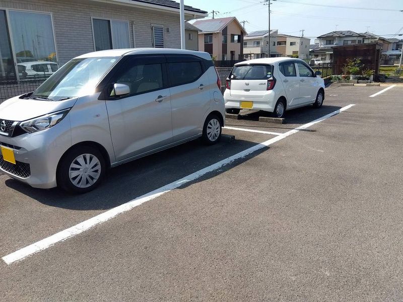 レオパレスＧＡＺＥＢＯ１２ 駐車場