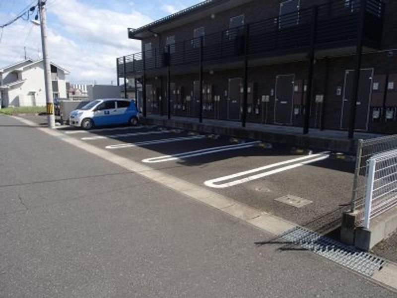 レオネクスト稀匠Ⅱ 駐車場