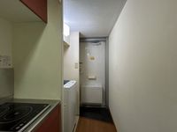 レオパレス原 玄関