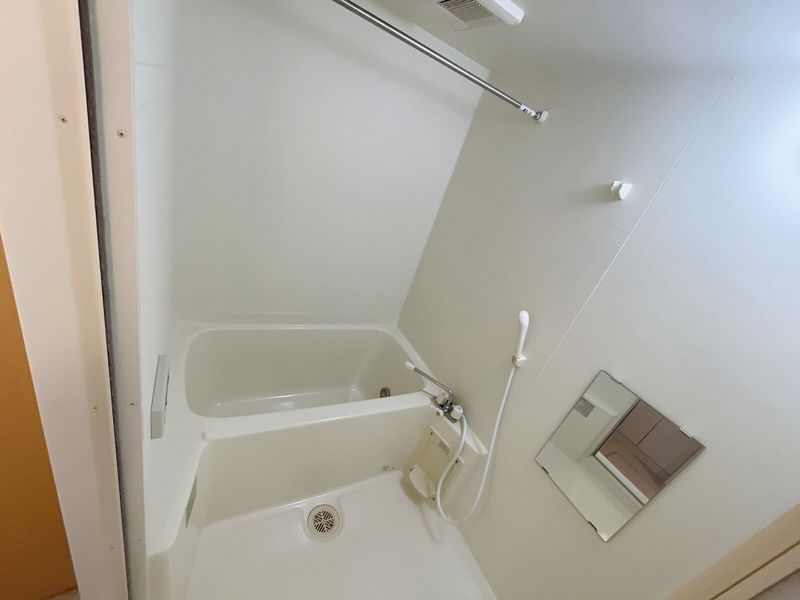 LEONEXT Denen Bathroom