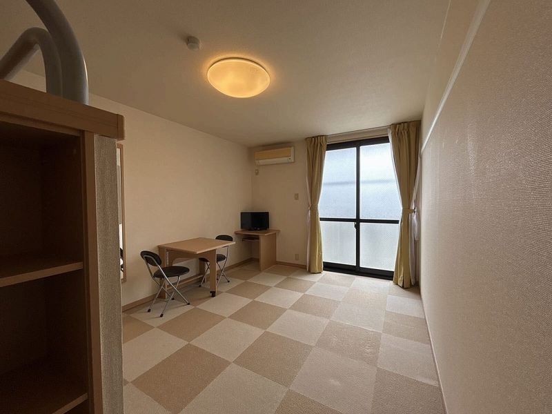 レオパレスヨネザワ 居間