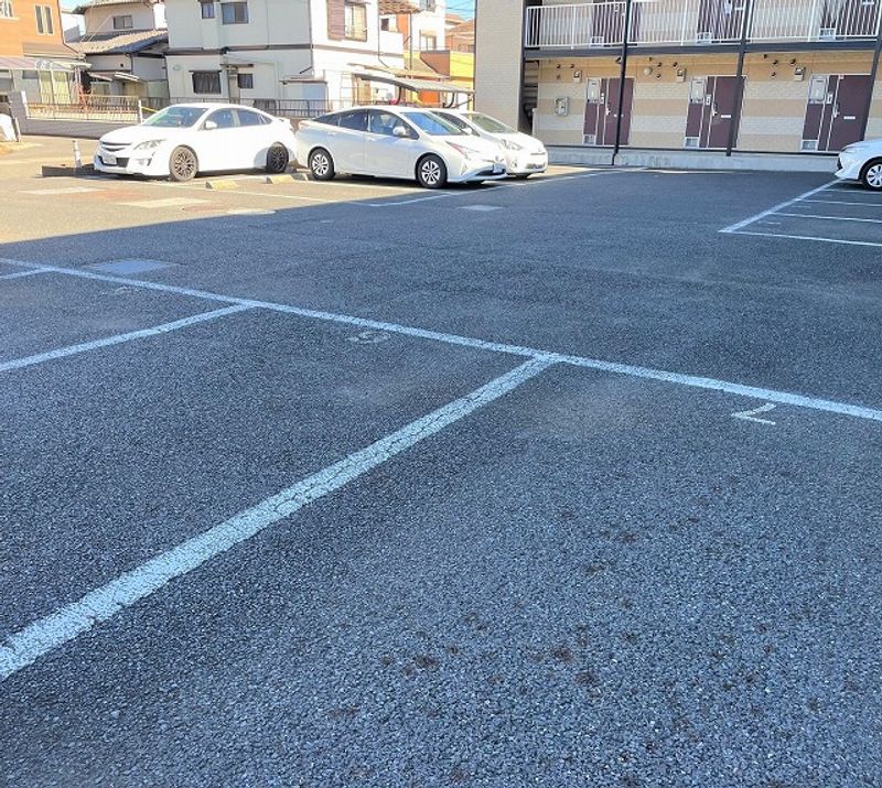 レオパレスプレミール 駐車場