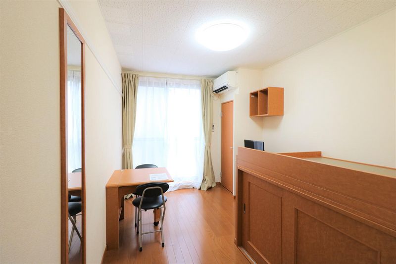 レオパレスグローバルⅢ 居間