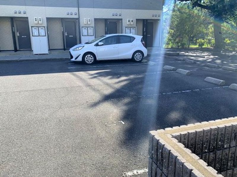 レオパレス長蔵 駐車場