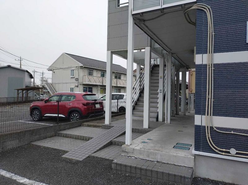 LEONEXT Shoken Entrance