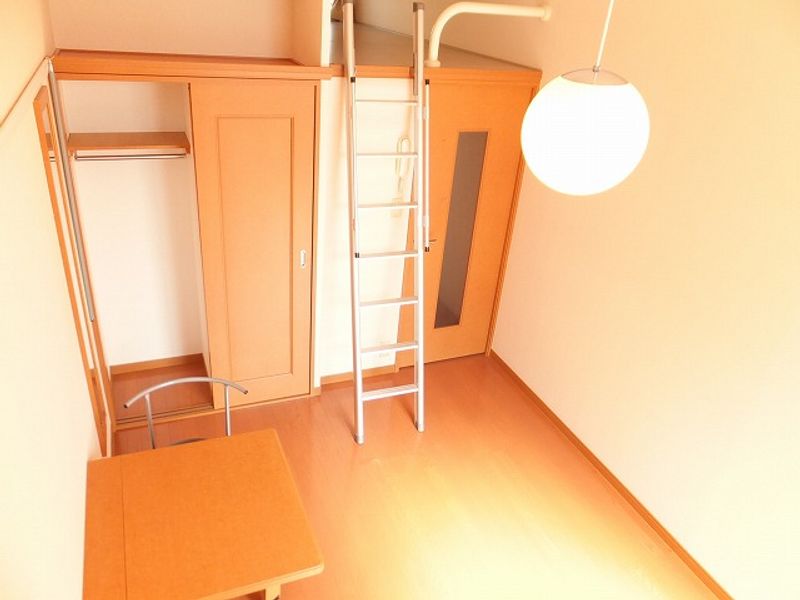 レオパレスＮＯＡＨ 居間
