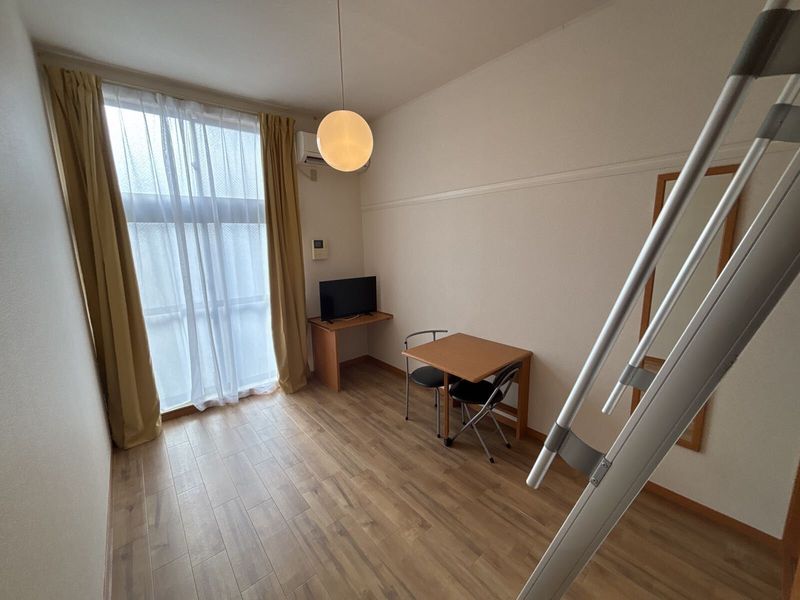 レオパレスソレイユ 居間