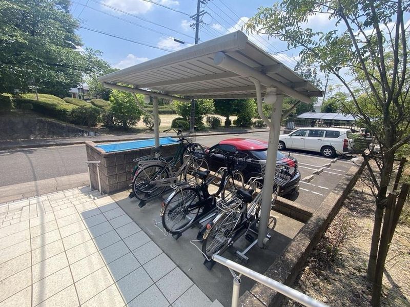 レオネクストクレセント梅里 共用部分