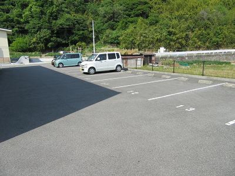 レオネクストグリーンパール 駐車場