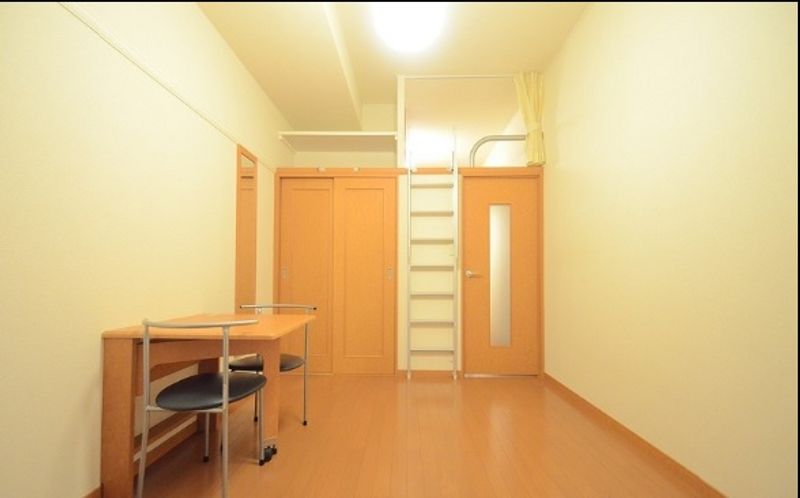 レオパレスシューペリア 居間