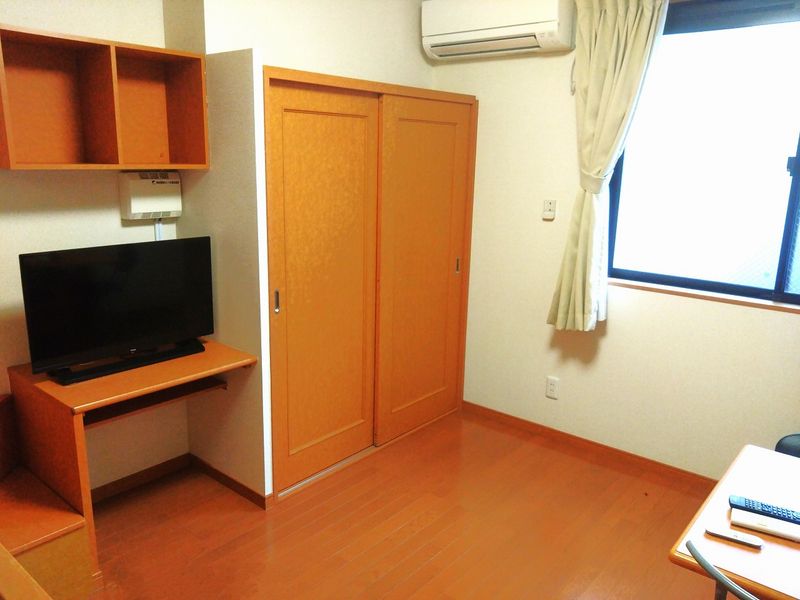 レオパレスエトランゼ 居間