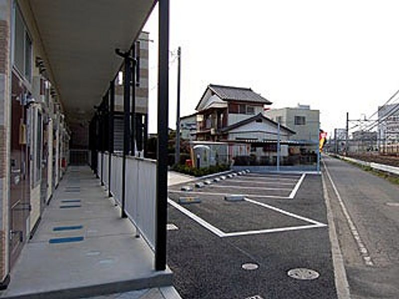 レオパレススティル　インパクト 駐車場