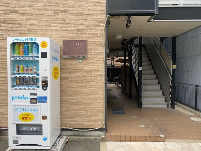 レオパレス山吹 エントランス