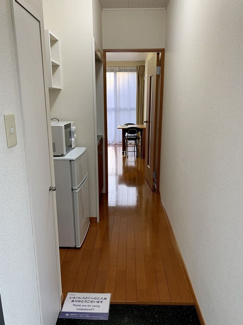 レオパレスサンメイトフジ 玄関