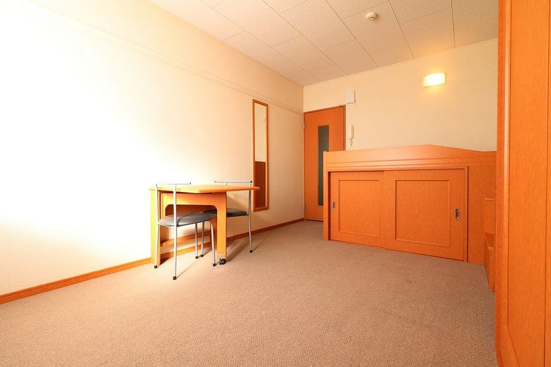 レオパレス三康 居間