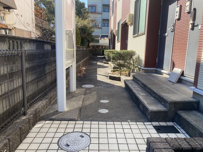 LEONEXT Meito Hon Dori West Other