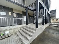 レオパレスクレシア エントランス