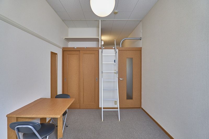 レオパレスＩＮＡＧＡＭＩ 居間