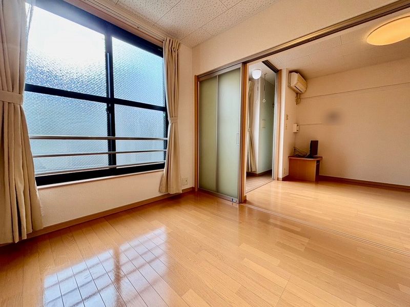 レオパレスサニーたか 居間