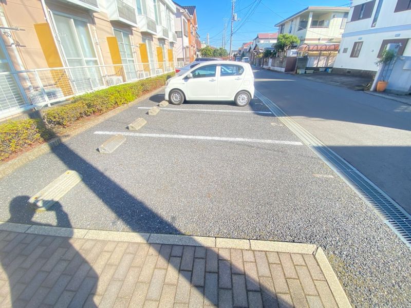 レオパレスサザンハイツ 駐車場
