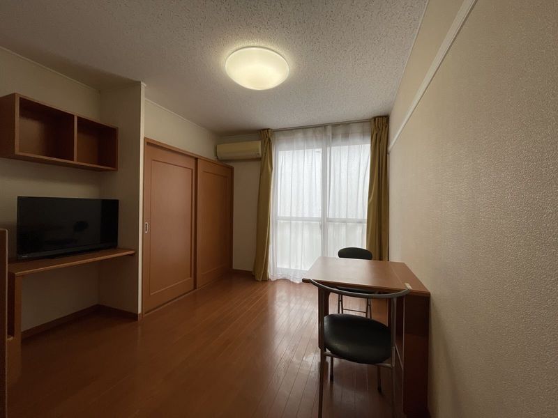 レオパレスＮａＮａ 居間