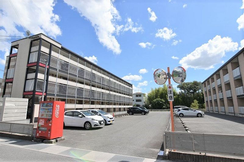 レオパレスＬａ　Ｖｉｓｔａ 駐車場