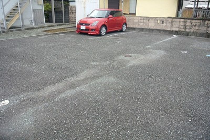 レオパレス宮嶋 駐車場