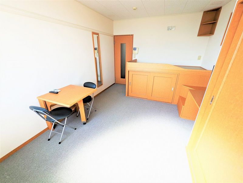 レオパレスオアシス 居間