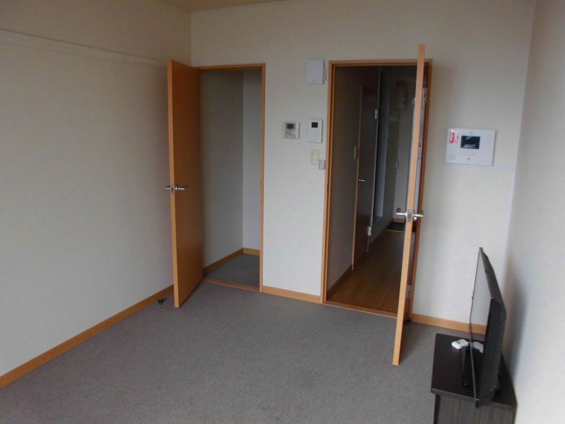 レオパレスヴィクトワール 居間