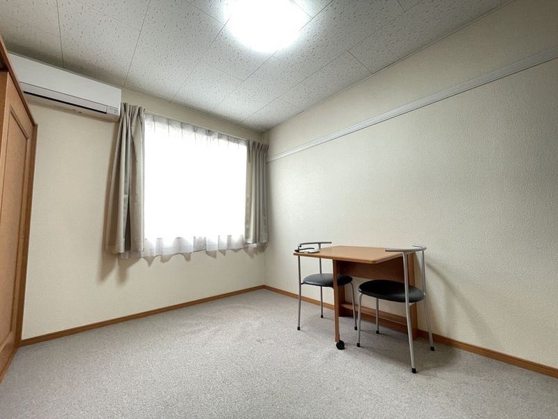 レオパレスさぎしまⅢ 居間
