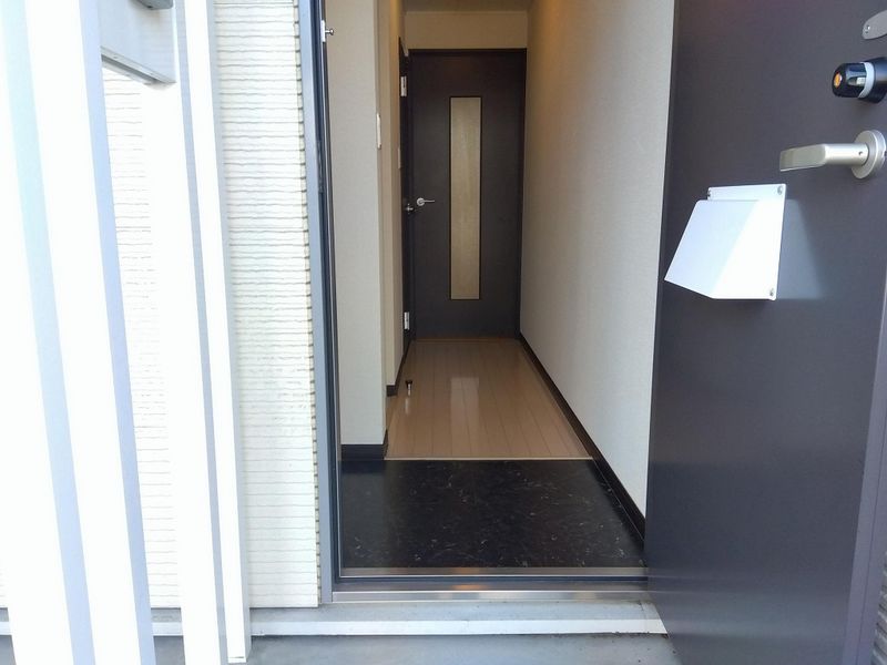 レオネクスト瀬戸 玄関
