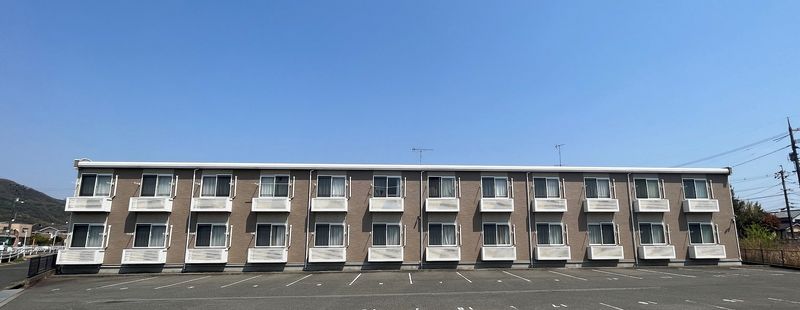 レオパレスフリージア山手 外観