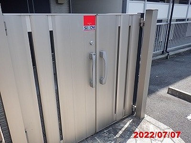 レオパレス八剱 エントランス