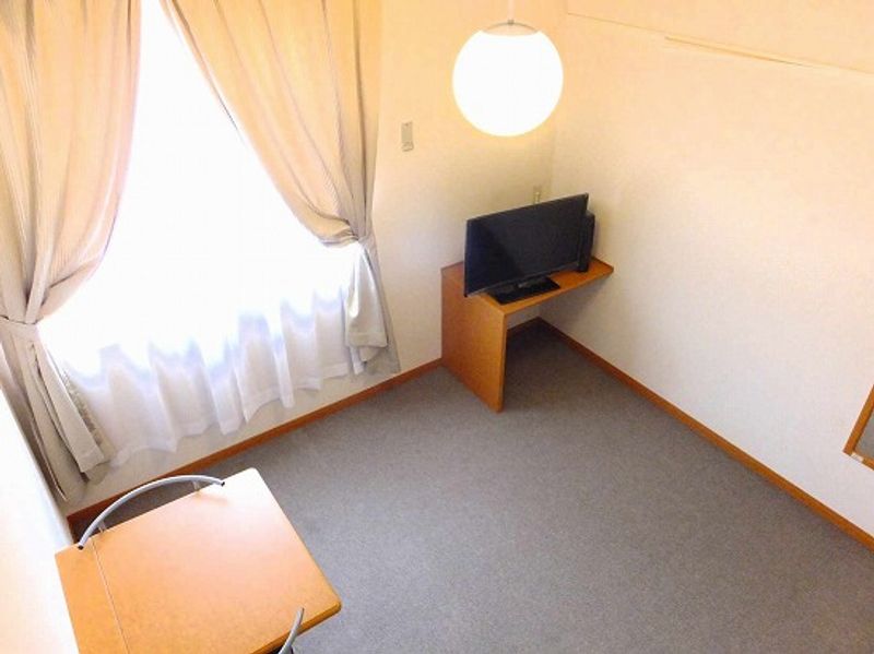 レオパレスまつや 居間